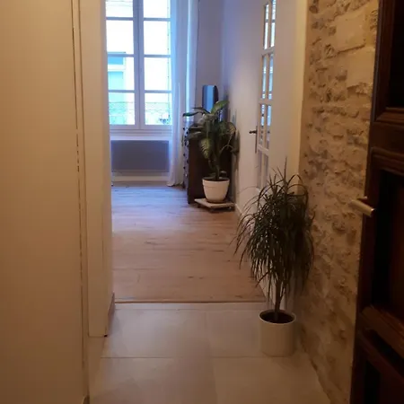 Apartment Au Coeur De L'ecusson