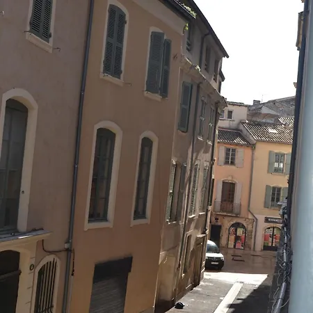 Au Coeur De L'ecusson * Nimes