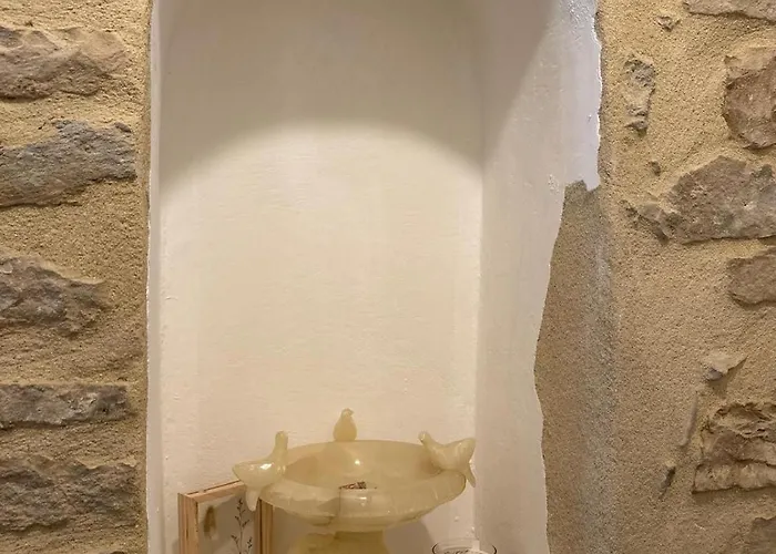 Au Coeur De L'ecusson Νιμ